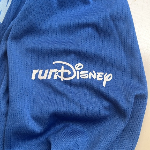 Disney 2024 RunDisney Half Marathon 13.1 Shirt - Picture 4 of 5